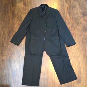 Men's Black Suit BRAND- MERONA
SIZE- PANTS 36x30 
SUIT JACKET 42L